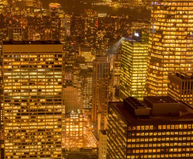 Günbatımında New York Manhattan 'ın gece manzarası