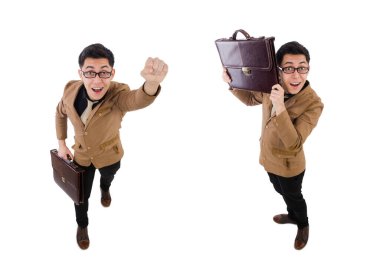 Kahverengi çantalı genç adam beyaza izole edilmiş.