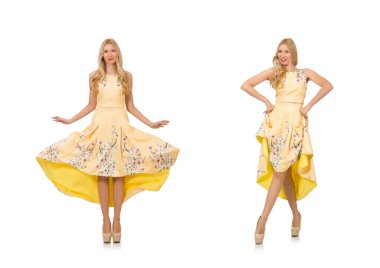 Whit 'in üzerinde çiçek izleri olan çekici elbiseli sarışın kız.