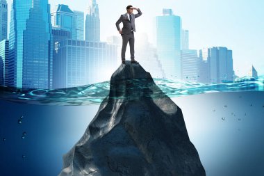 Issız adada iş kavramında çaresiz iş adamı.