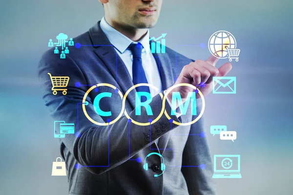 CRM custromer relation management koncept med affärsman — Stockfoto