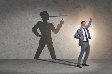 İş adamı yalanı ve gölgesi kavramı
