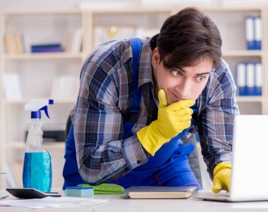 Daha temiz kılıflı hacker kişisel verileri çalıyor.