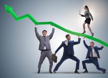 Ekonomik krizin iyileşmesini destekleyen işadamı