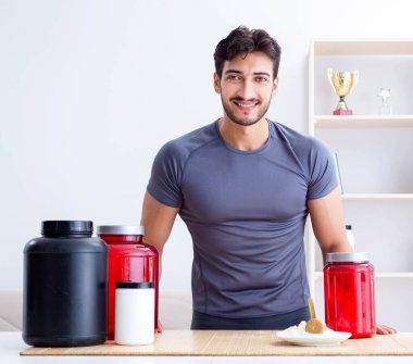 Sporcu daha iyi kaslar için yeni protein takviyeleri tadıyor