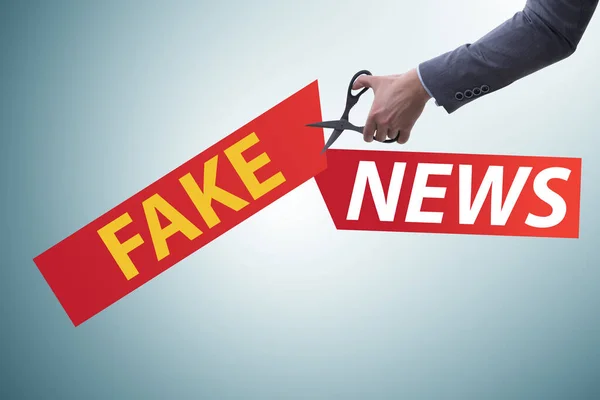 Fake news concept in informatie manipulatie concept — Stockfoto