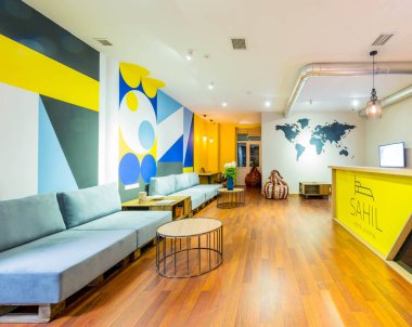 Yurt yatakhanesinin resepsiyonu