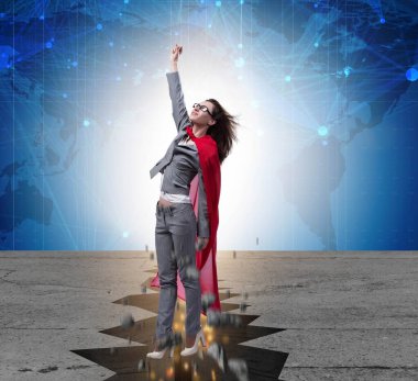 Süper kahraman iş kadını zor durumdan kaçıyor.