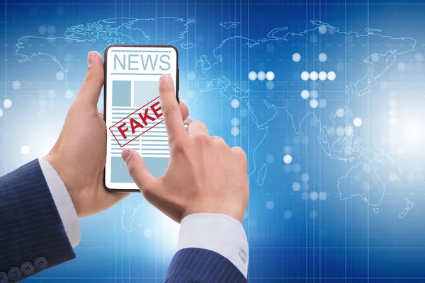 Concepto de noticias falsas en concepto de manipulación de información — Foto de Stock