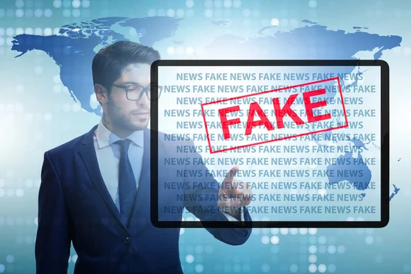 Fake-News-Konzept im Konzept der Informationsmanipulation — Stockfoto