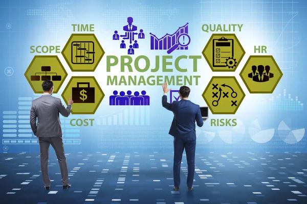 Concetto di project management con uomo d'affari — Foto Stock