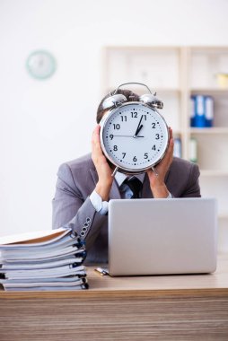 İş yükü erkek çalışanı zaman yönetimi kavramı