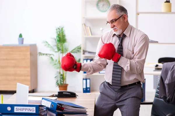 Businessman angry and furious at the workplace — Stock Photo, Image