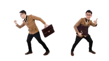 Kahverengi çantalı genç adam beyaza izole edilmiş.