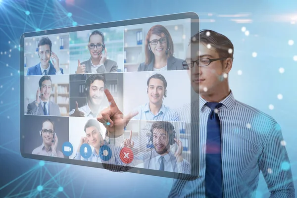 Concept van videoconferentie op afstand tijdens pandemie — Stockfoto