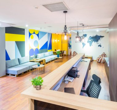 Yurt yatakhanesinin resepsiyonu