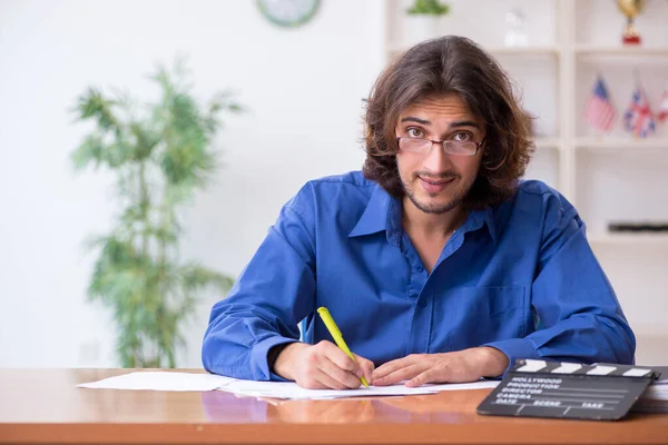 Regista che lavora in studio — Foto Stock