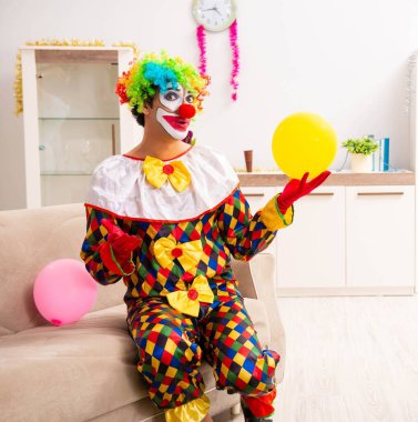 Noel kutlamaları kavram komik palyaço