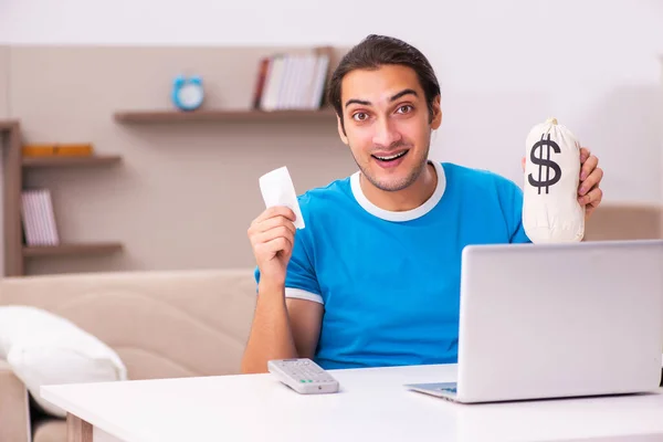 Sport bet addicted young man betting at home — Stock Photo, Image