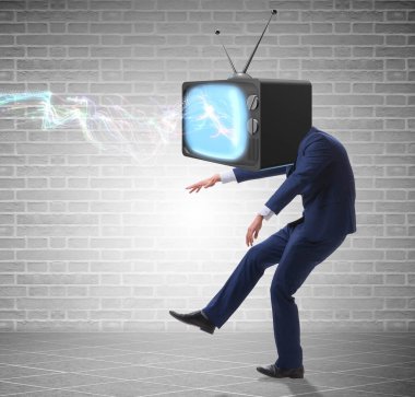 İnsan ve televizyon yerine medya zombisi kavramı