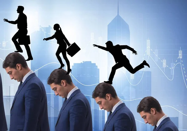 Empresarios escalando escalera de carrera en concepto de negocio — Foto de Stock
