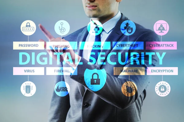 Ψηφιακή ασφάλεια έννοια με τον επιχειρηματία πατώντας το κουμπί — Φωτογραφία Αρχείου