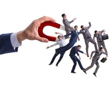 At nalı mıknatısıyla adam toplama konsepti