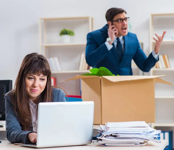 Persona despedida de su trabajo — Foto de Stock