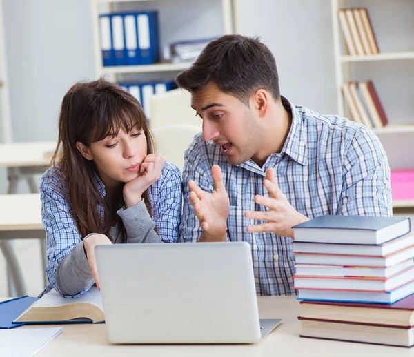 Students sitting and studying in classroom college — Stock Photo, Image