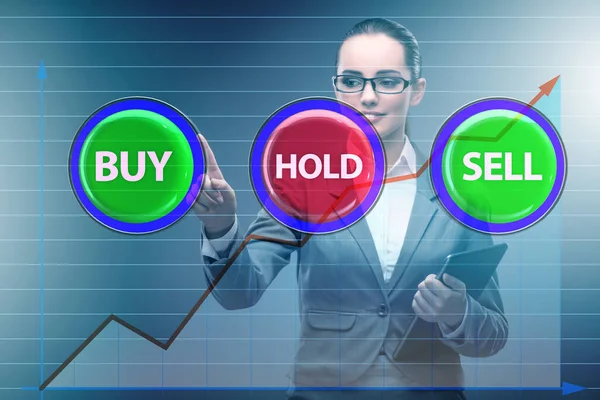Konzept der kommerziellen Entscheidungen zwischen Kauf und Verkauf — Stockfoto