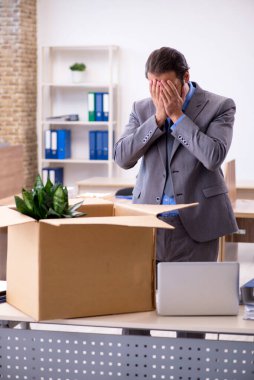 Genç erkek çalışanın işinden kovulması