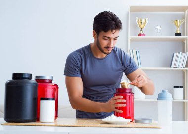 Sporcu daha iyi kaslar için yeni protein takviyeleri tadıyor