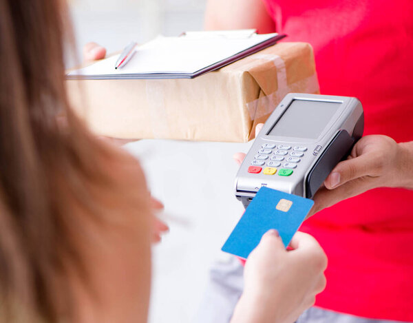 Parcel delivery being paid with pos and credit card