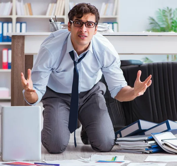 Bankrupt businessman angry in the office floor — Stock Photo, Image