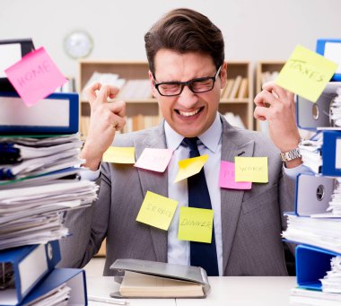 İşadamı birden fazla öncelikle mücadele ediyor