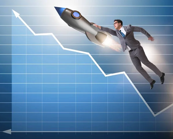Zakenman op raket in trading concept — Stockfoto