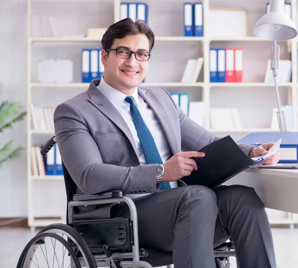 Disabled businessman working in the office — Stock Photo, Image