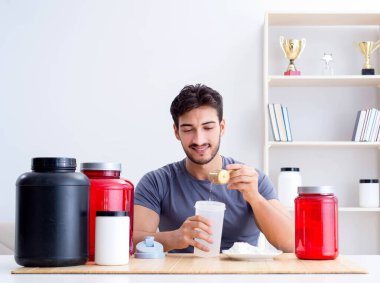 Sporcu daha iyi kaslar için yeni protein takviyeleri tadıyor