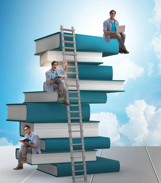 Oktatási koncepció könyvekkel és emberekkel — Stock Fotó
