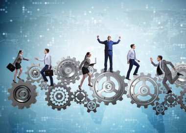 İş adamı ve iş kadınıyla takım çalışması kavramı