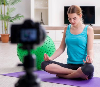 vlog için spor blogcusu kayıt videosu