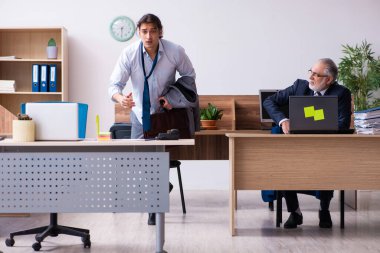 Eski patron ve onun erkek sekreter çalışanı zaman yönetimi konc