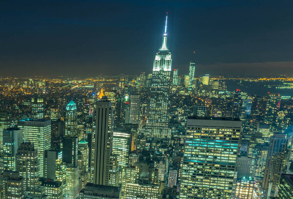 Вид на Нью-Йорк Манхэттен во время заката солнца