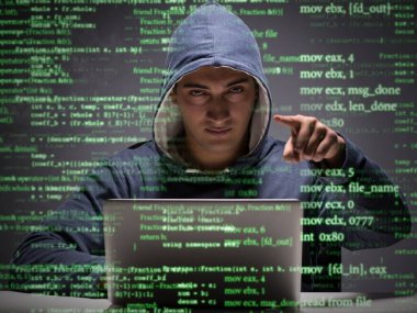 Veri güvenliği konseptinde genç bir hacker