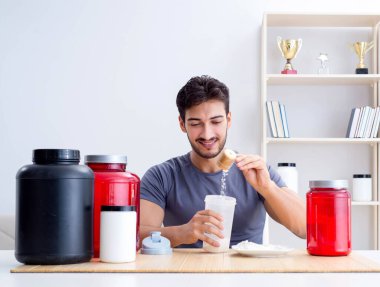 Sporcu daha iyi kaslar için yeni protein takviyeleri tadıyor