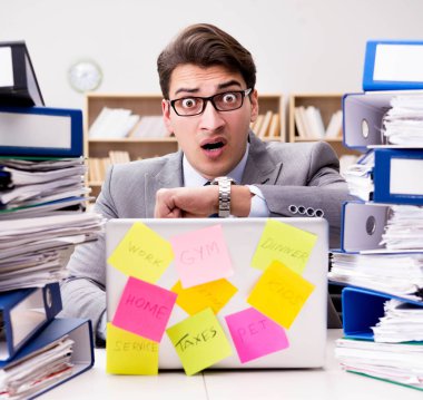 İşadamı birden fazla öncelikle mücadele ediyor