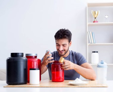 Sporcu daha iyi kaslar için yeni protein takviyeleri tadıyor