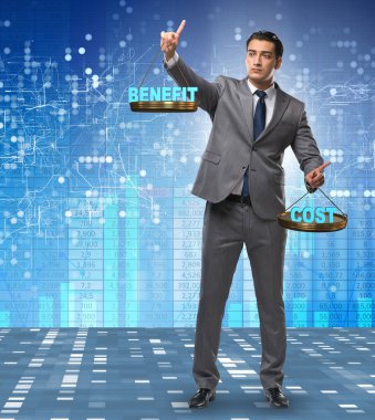 Maliyet dengesi kavramında iş adamı