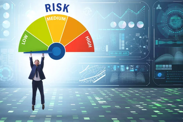 Бизнесмен в области учета и управления рисками — стоковое фото