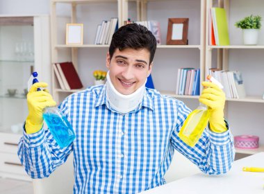 Ev idaresi konseptinde boyun ve jürinin olmadığı bir adam.